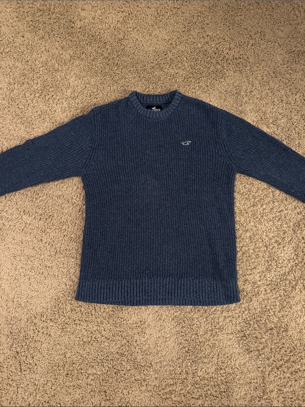 Hollister Men's Dark Blue Crewneck Knit Sweater